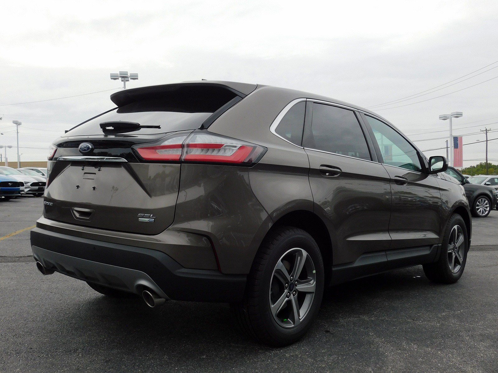 New 2019 Ford Edge SEL Sport Utility in Wilmington #T19400 | Sheridan Ford